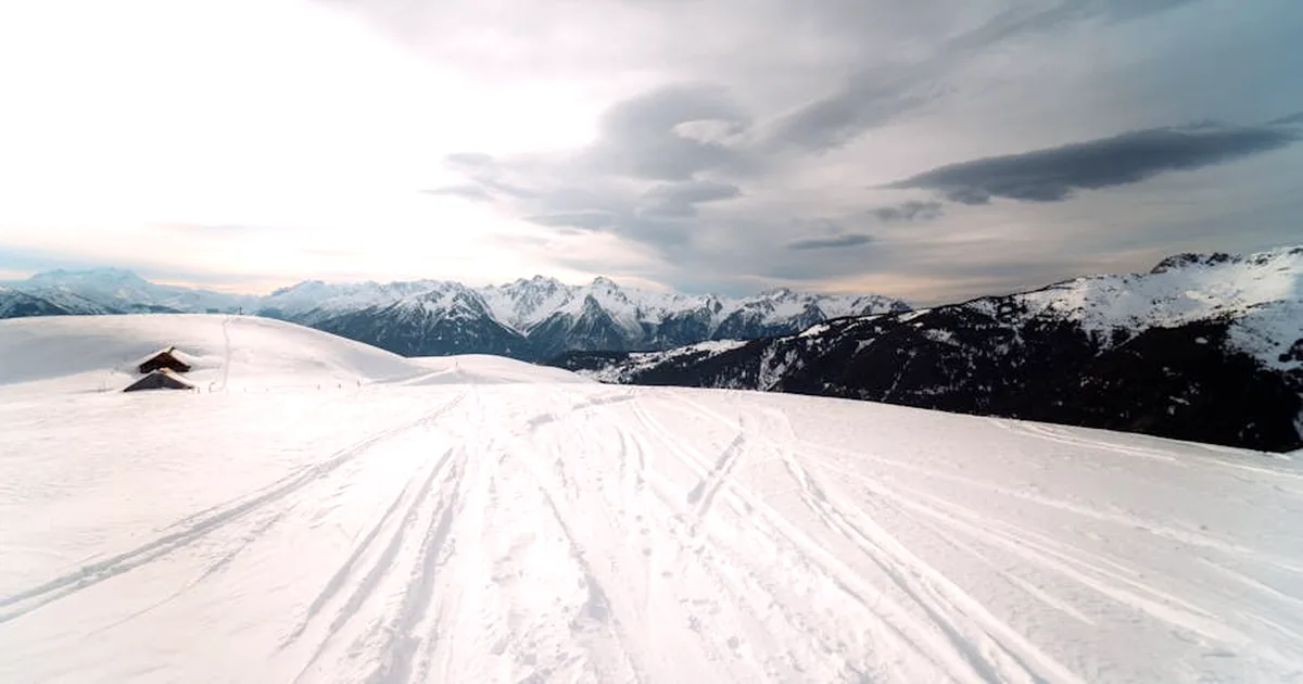 Skidåkning i Alperna – köp skidor och skidutrustning